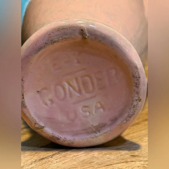 Elegant Pink Ceramic Vase - Picture 15 of 16